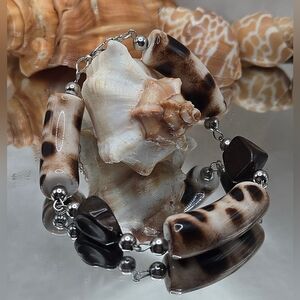 Elegant Brown and Black Beaded Bracelet